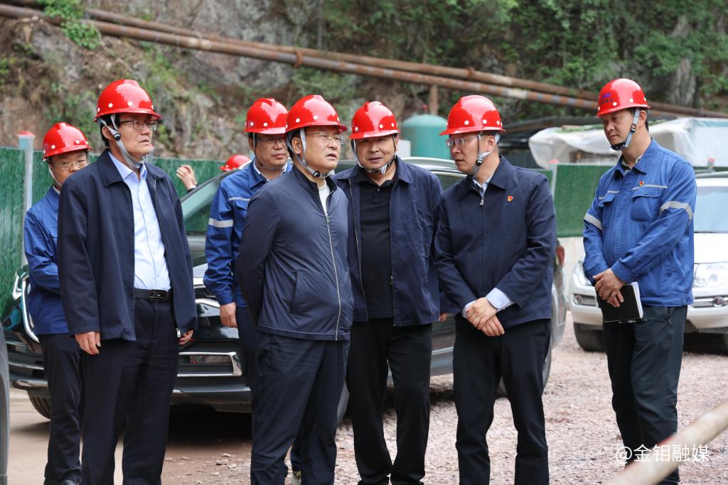20250602-严平深入矿山一线调研 强调严守安全环保底线 推进精细化科学化管理 (2).JPG 20250602-严平深入矿山一线调研 强调严守安全环保底线 推进精细化科学化管理 (2).JPG