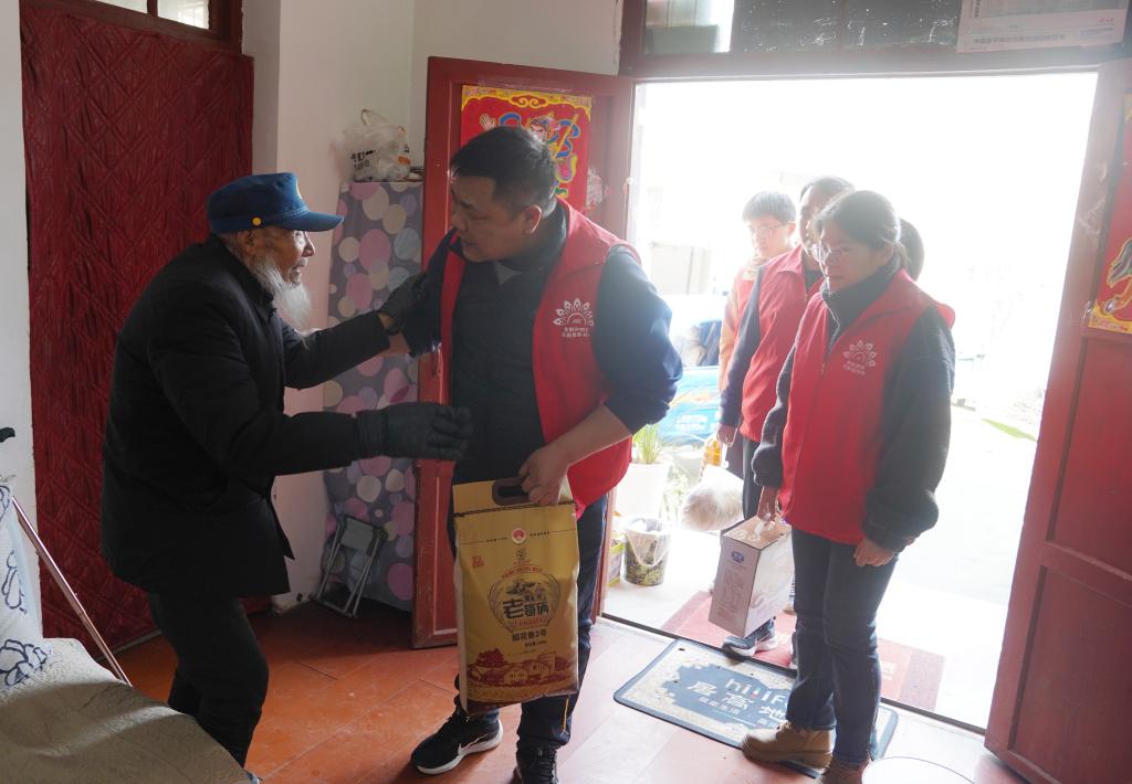 20250319-五洲矿业王力荣获“陕西省最美志愿者” (1).jpg