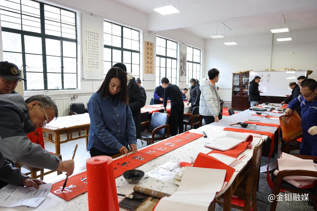 20230116-矿山分公司新春义献春联活动 (2).jpg