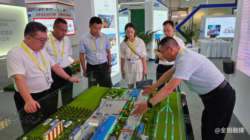 20240923--公司亮相第八届丝绸之路国际博览会交通物流展 (3).jpg