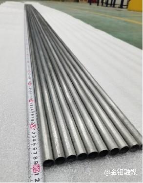 20231009-研发的6米薄壁钼合金管.jpg