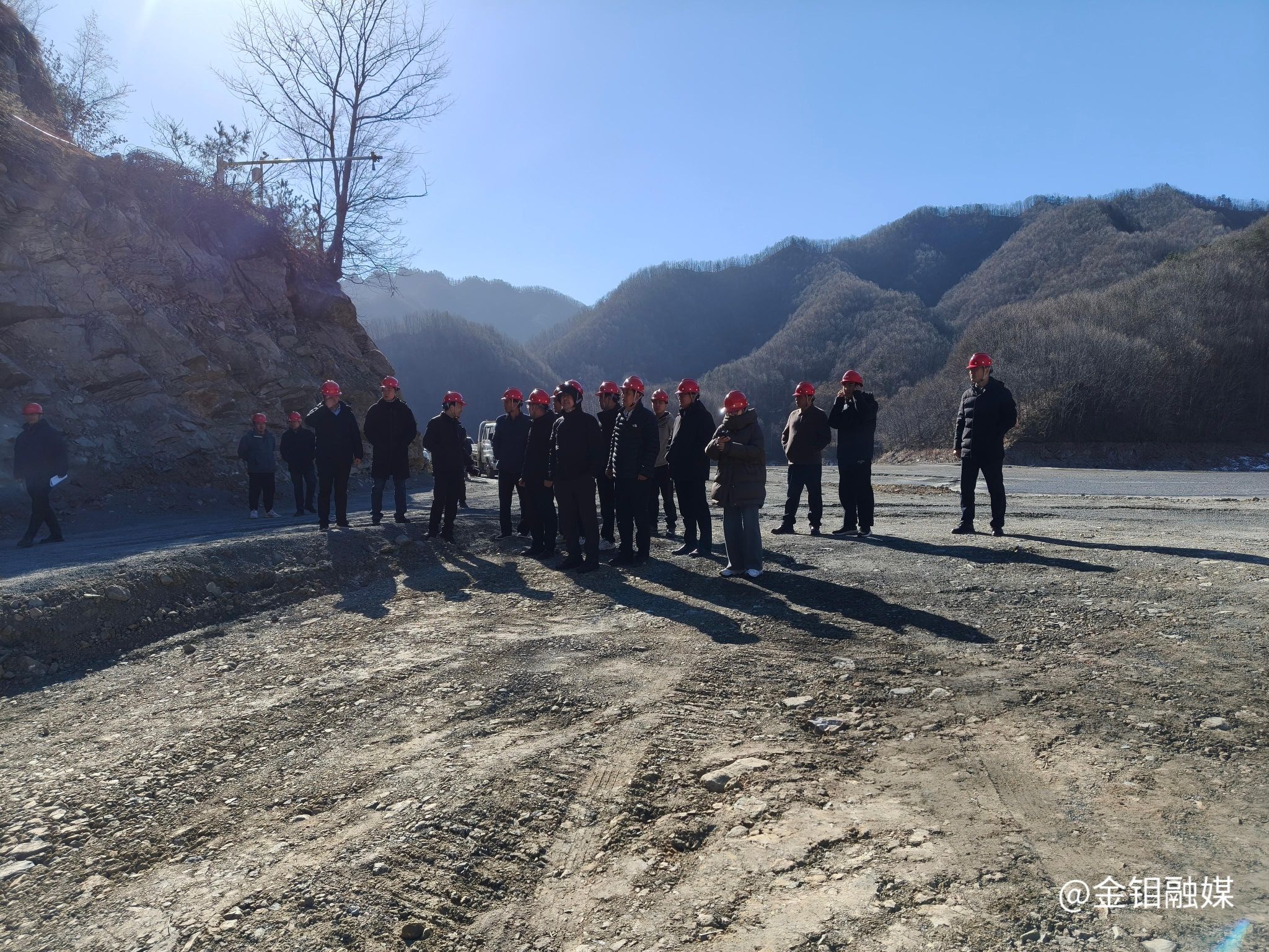 20251226-金钼集团:木子沟尾矿库闭库顺利销号 为陕西矿山治理交出高分答卷 (2).jpg