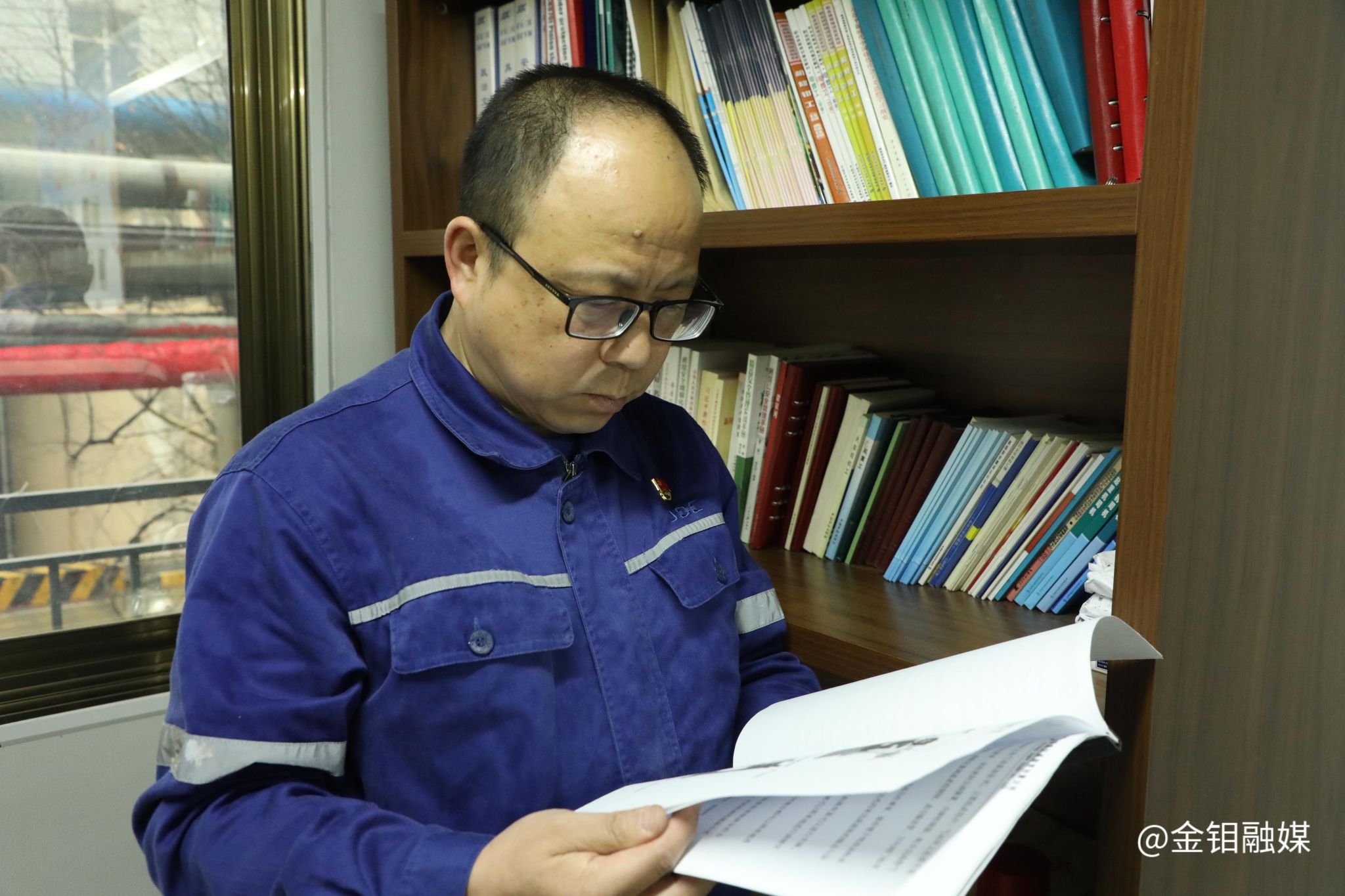 20260313-肖炜:矿山“设备神医” 廿七载匠心筑梦 (3).JPG