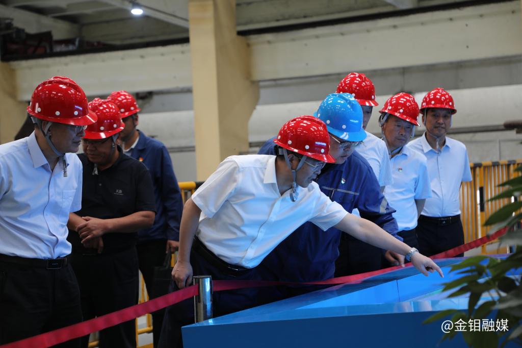 20240528-陕西有色党委副书记郭仕龙深入金钼集团矿山分公司开展“四下基层”调研抓信访惠企惠职工 (5).JPG